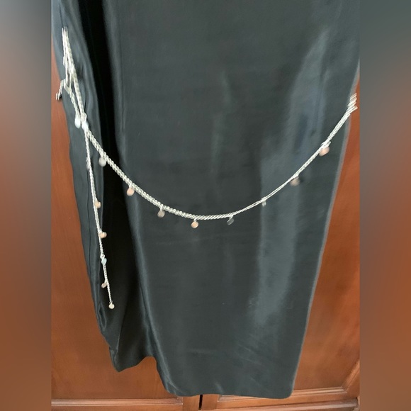 Black shiny linen midi prom party dress sleeveless silver metal chain belt US 10 - Picture 8 of 16